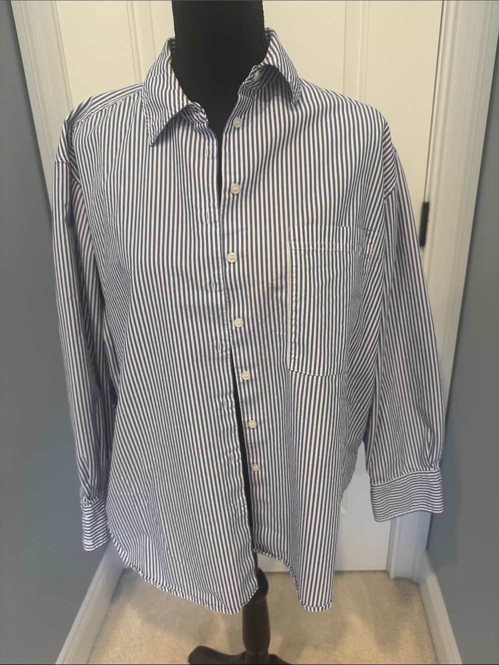 Tahari women’s  size medium Blue and White Striped Button-Up Shirt